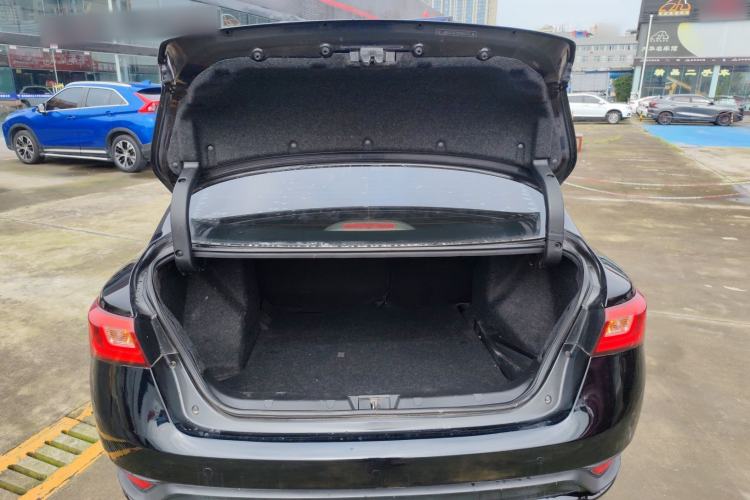 Used Zotye Z360 2017 1.5L Manual Luxury Model Trunk