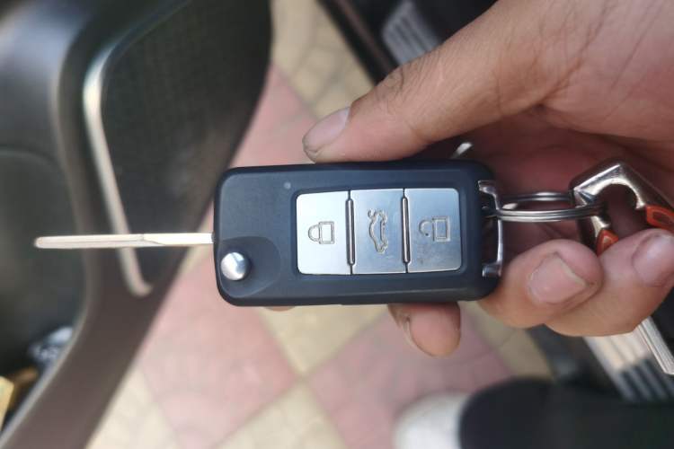 Used Zotye Z360 2017 1.5L Manual Luxury Model Vehicle Key