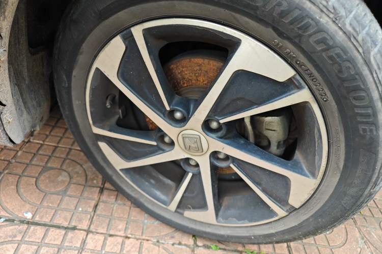 Used Zotye Z360 2017 1.5L Manual Luxury Model Right Front Wheel Hub