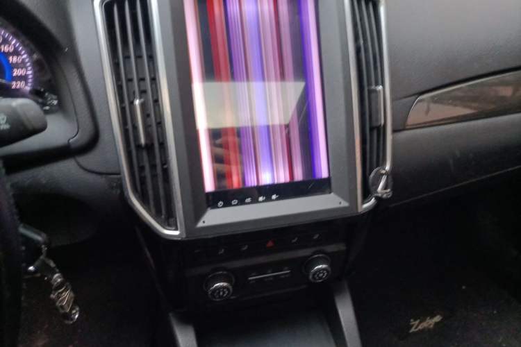 Used Zotye Z360 2017 1.5L Manual Luxury Model Audio And AC Panel