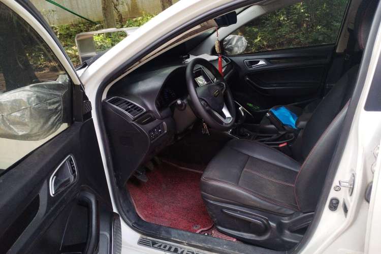 Used Zotye Z360 2017 1.5L Manual Luxury Model Driver Seat