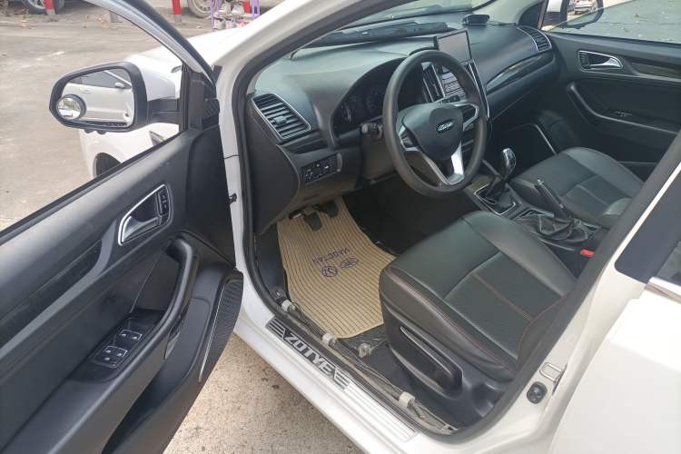 Used Zotye Z360 2017 1.5L Manual Luxury Model Driver Seat