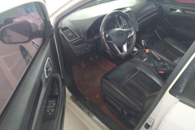 Used Zotye Z360 2017 1.5L Manual Luxury Model Driver Seat
