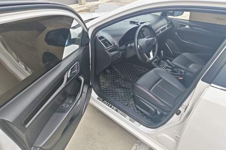 Used Zotye Z360 2017 1.5L Manual Luxury Model Driver Seat