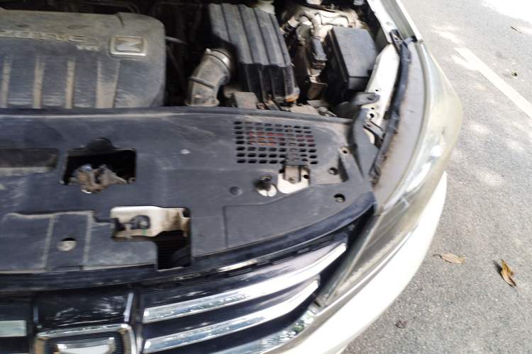 Used Zotye Z360 2017 1.5L Manual Luxury Model Engine Bay Left