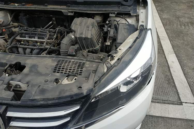 Used Zotye Z360 2017 1.5L Manual Luxury Model Engine Bay Left