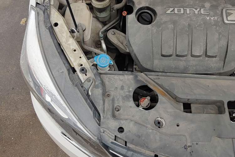 Used Zotye Z360 2017 1.5L Manual Luxury Model Engine Bay Right