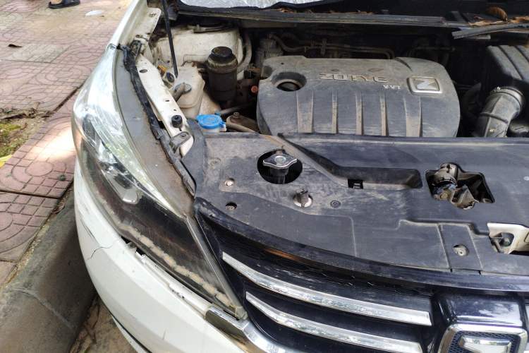 Used Zotye Z360 2017 1.5L Manual Luxury Model Engine Bay Right