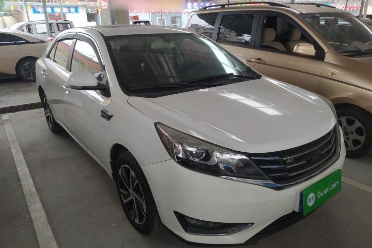 Used Zotye Z360 2017 1.5L Manual Luxury Model Front Right 45 Deg