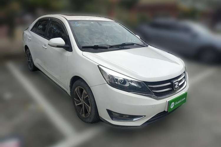 Used Zotye Z360 2017 1.5L Manual Luxury Model Front Right 45 Deg