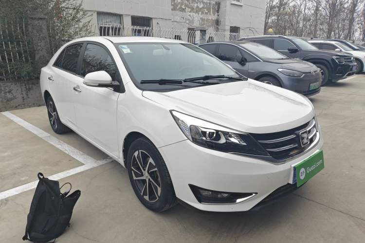Used Zotye Z360 2017 1.5L Manual Luxury Model Front Right 45 Deg
