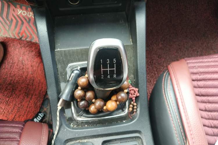 Used Zotye Z360 2017 1.5L Manual Luxury Model Gear Lever