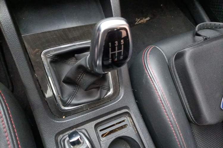 Used Zotye Z360 2017 1.5L Manual Luxury Model Gear Lever