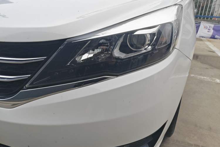 Used Zotye Z360 2017 1.5L Manual Luxury Model Left Front Headlight