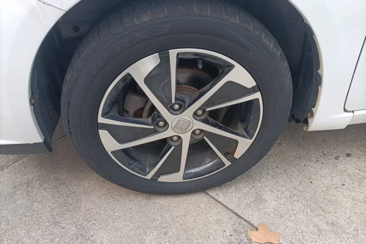 Used Zotye Z360 2017 1.5L Manual Luxury Model Left Front Wheel Hub