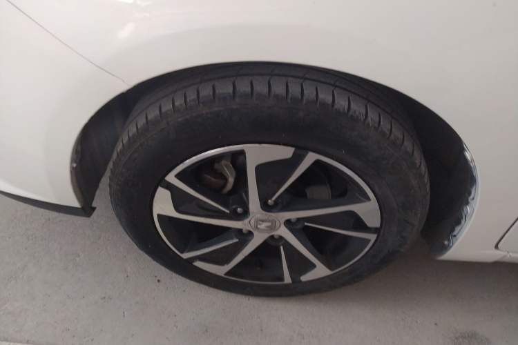 Used Zotye Z360 2017 1.5L Manual Luxury Model Left Front Wheel Hub