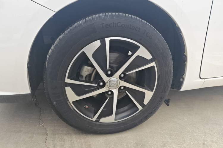 Used Zotye Z360 2017 1.5L Manual Luxury Model Left Front Wheel Hub