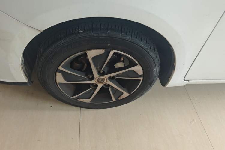 Used Zotye Z360 2017 1.5L Manual Luxury Model Left Front Wheel Hub