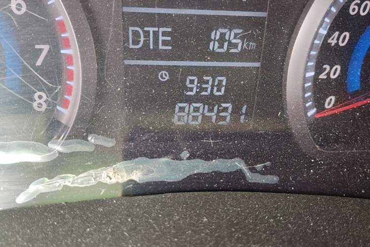 Used Zotye Z360 2017 1.5L Manual Luxury Model Odometer Close Up