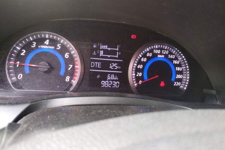 Used Zotye Z360 2017 1.5L Manual Luxury Model Odometer Close Up