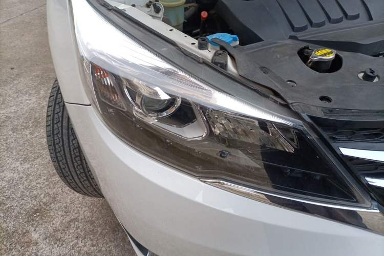 Used Zotye Z360 2017 1.5L Manual Luxury Model Right Front Headlight