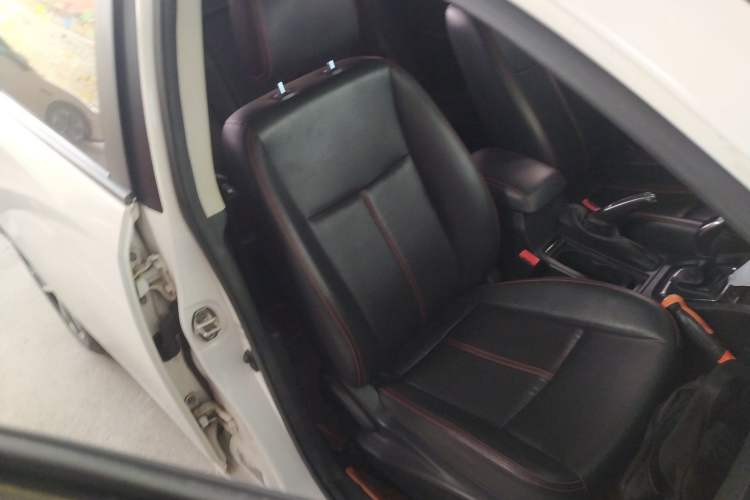 Used Zotye Z360 2017 1.5L Manual Luxury Model Right Front Seat