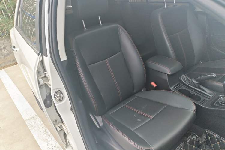 Used Zotye Z360 2017 1.5L Manual Luxury Model Right Front Seat