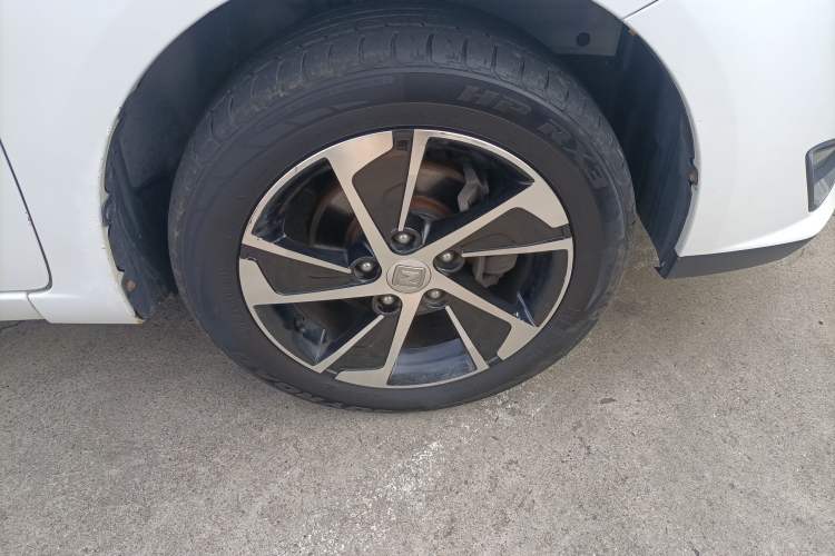 Used Zotye Z360 2017 1.5L Manual Luxury Model Right Front Wheel Hub
