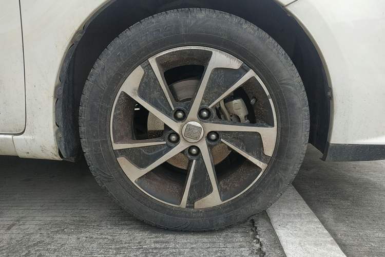 Used Zotye Z360 2017 1.5L Manual Luxury Model Right Front Wheel Hub
