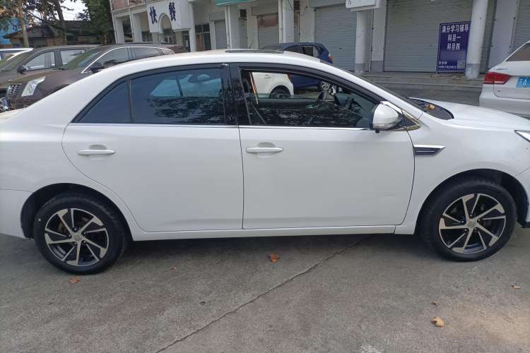 Used Zotye Z360 2017 1.5L Manual Luxury Model Right Side
