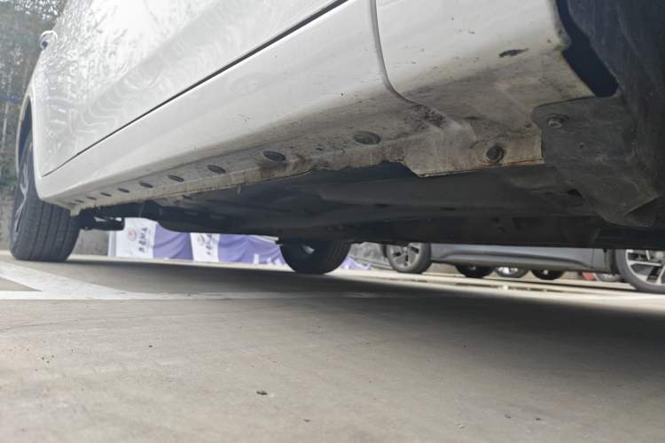 Used Zotye Z360 2017 1.5L Manual Luxury Model Right Side Sill