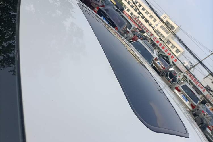 Used Zotye Z360 2017 1.5L Manual Luxury Model Roof