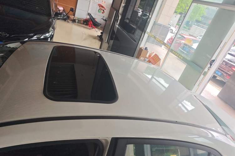 Used Zotye Z360 2017 1.5L Manual Luxury Model Roof