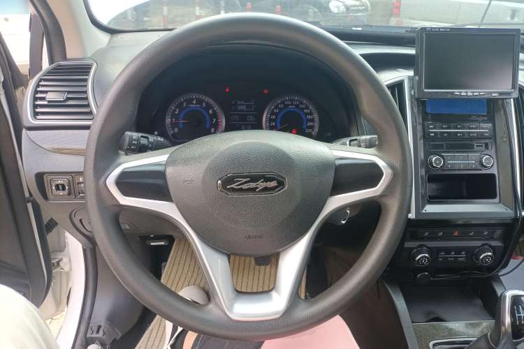Used Zotye Z360 2017 1.5L Manual Luxury Model Steering Wheel