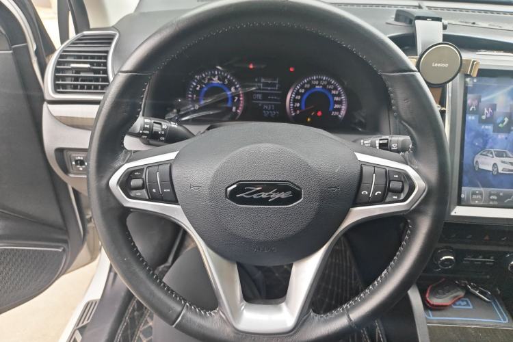 Used Zotye Z360 2017 1.5L Manual Luxury Model Steering Wheel