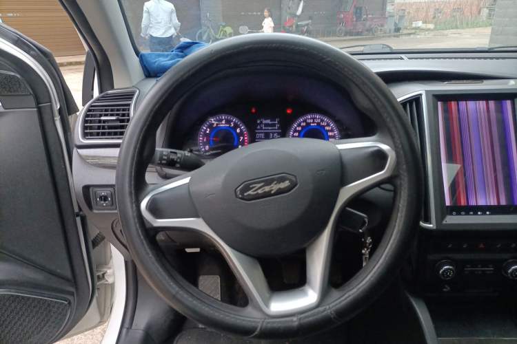Used Zotye Z360 2017 1.5L Manual Luxury Model Steering Wheel
