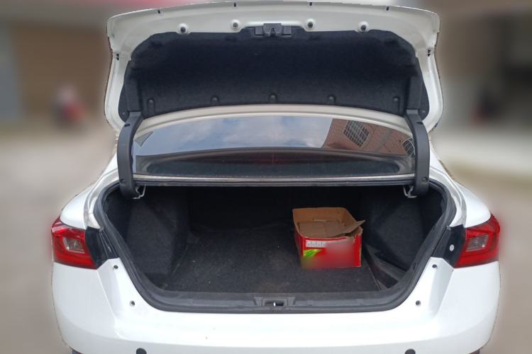 Used Zotye Z360 2017 1.5L Manual Luxury Model Trunk