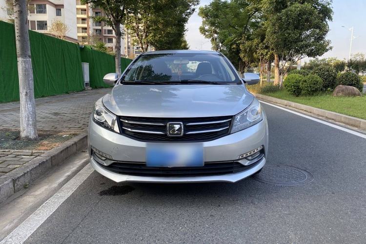 Used Zotye Z500 2015 1.5T Manual Luxury Model Exterior 2