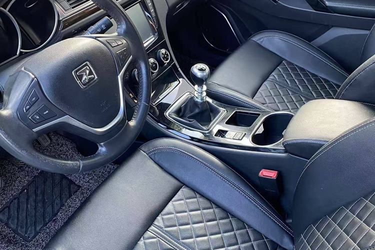 Used Zotye Z500 2015 1.5T Manual Luxury Model Interior 3