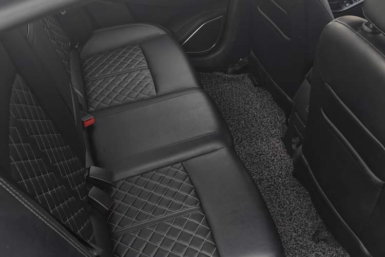 Used Zotye Z500 2015 1.5T Manual Luxury Model Interior 5