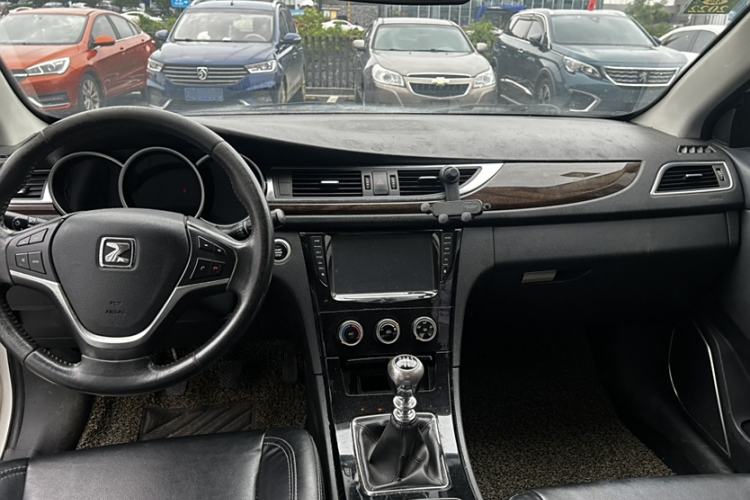 Used Zotye Z500 2015 1.5T Manual Luxury Model Interior 1