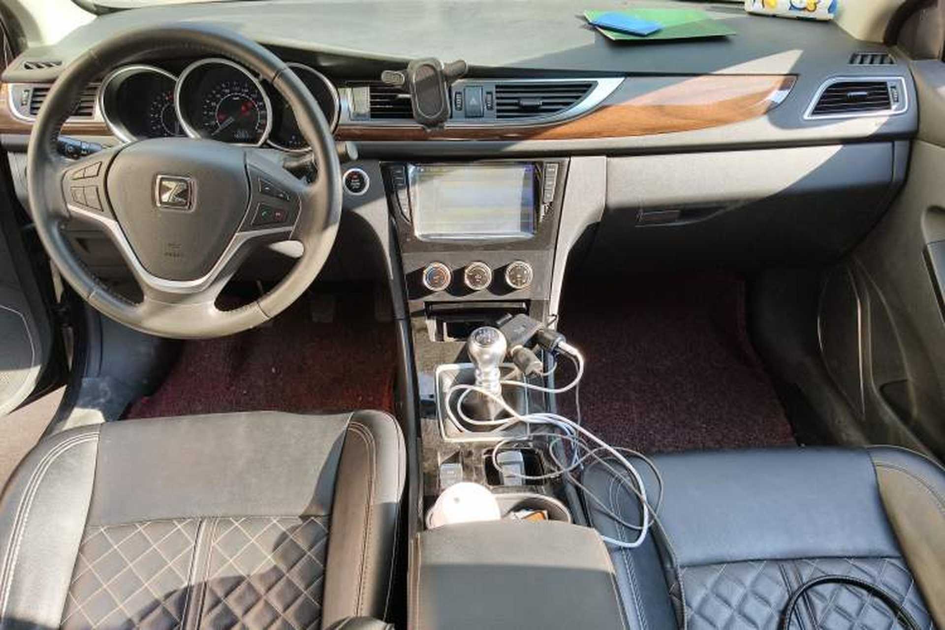Used Zotye Z500 2015 1.5T Manual Luxury Model Center Console