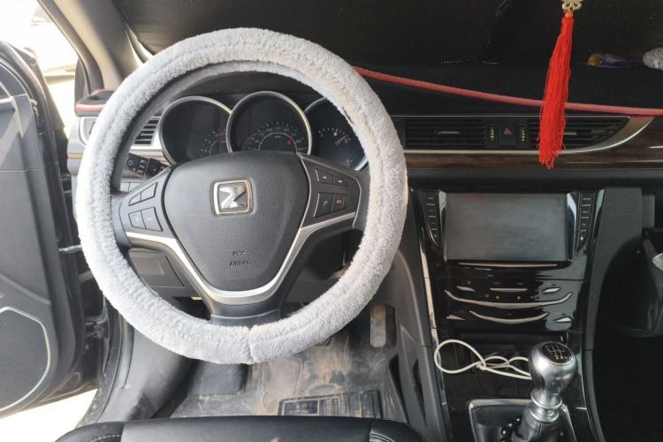 Used Zotye Z500 2015 1.5T Manual Luxury Model Center Console