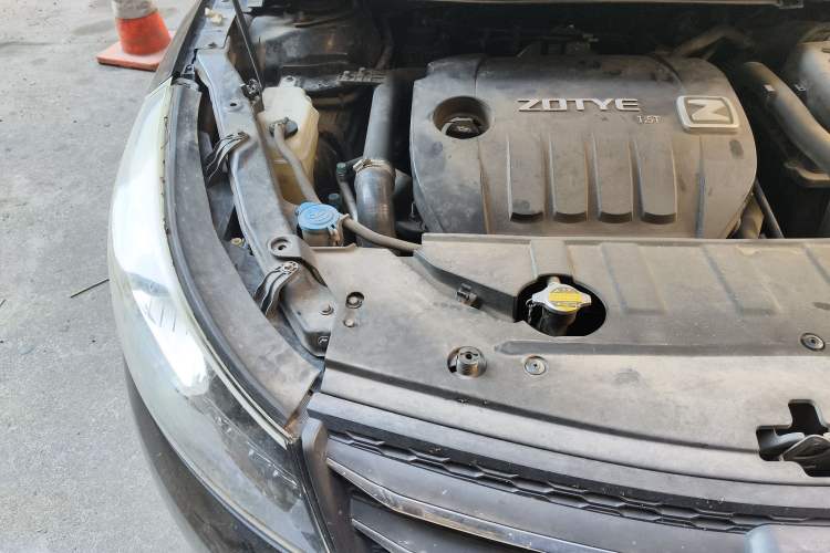 Used Zotye Z500 2015 1.5T Manual Luxury Model Engine Bay Right
