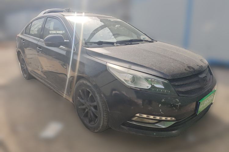 Used Zotye Z500 2015 1.5T Manual Luxury Model Front Right 45 Deg