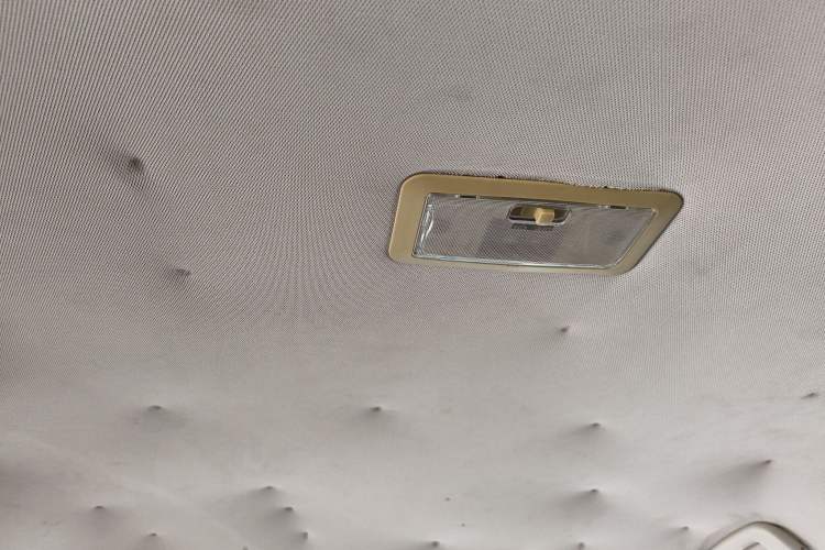 Used Zotye Z500 2015 1.5T Manual Luxury Model Headliner