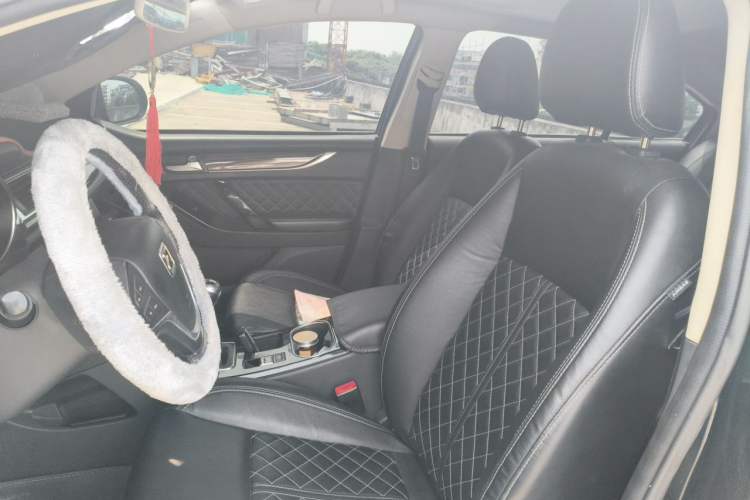 Used Zotye Z500 2015 1.5T Manual Luxury Model Left Front Seat