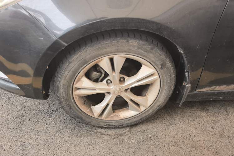 Used Zotye Z500 2015 1.5T Manual Luxury Model Left Front Wheel Hub