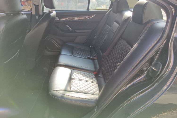 Used Zotye Z500 2015 1.5T Manual Luxury Model Left Rear Seat