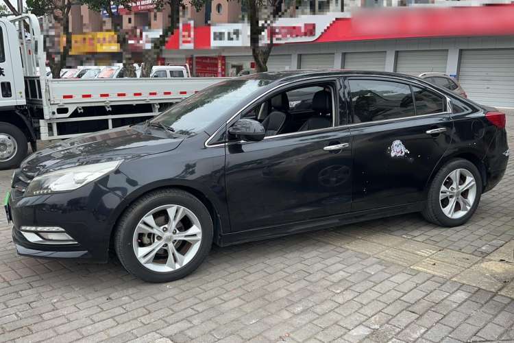 Used Zotye Z500 2015 1.5T CVT Luxury Model Left Side